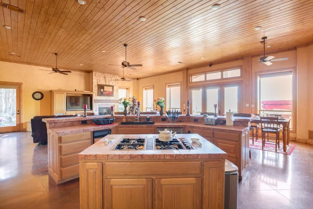Texas Ranch House With 5 Bedroom And Fish Pond Dallas Exterior photo