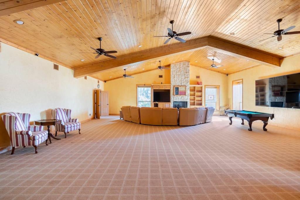Texas Ranch House With 5 Bedroom And Fish Pond Dallas Exterior photo
