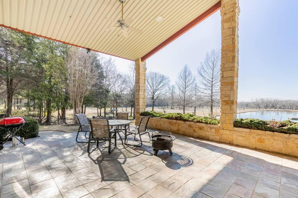 Texas Ranch House With 5 Bedroom And Fish Pond Dallas Exterior photo